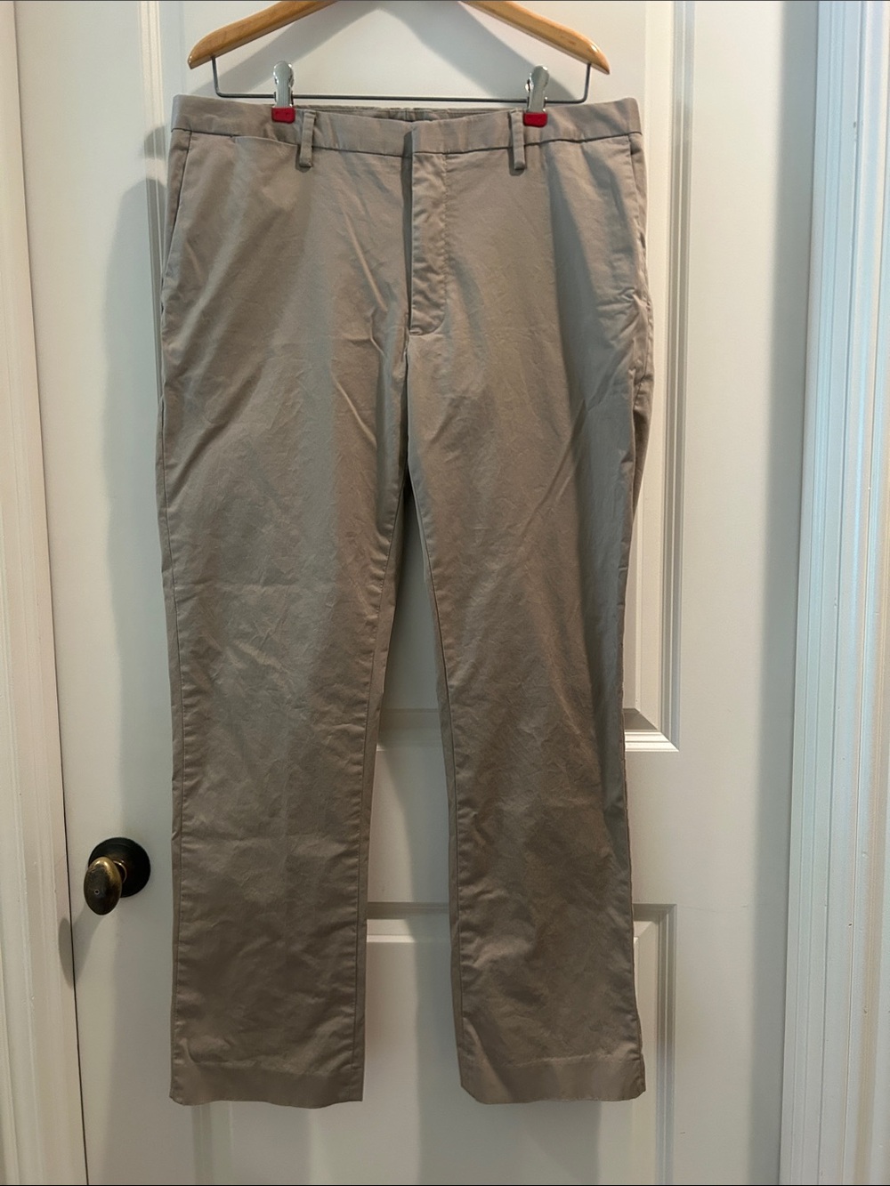Express Men's Classic Chino flat front pants w/stretch/pockets size 34/30 beige